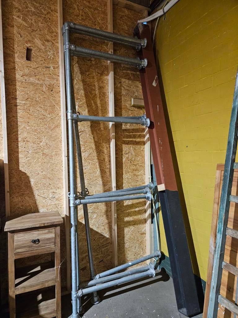 Steigerbuis stelling, Ophalen