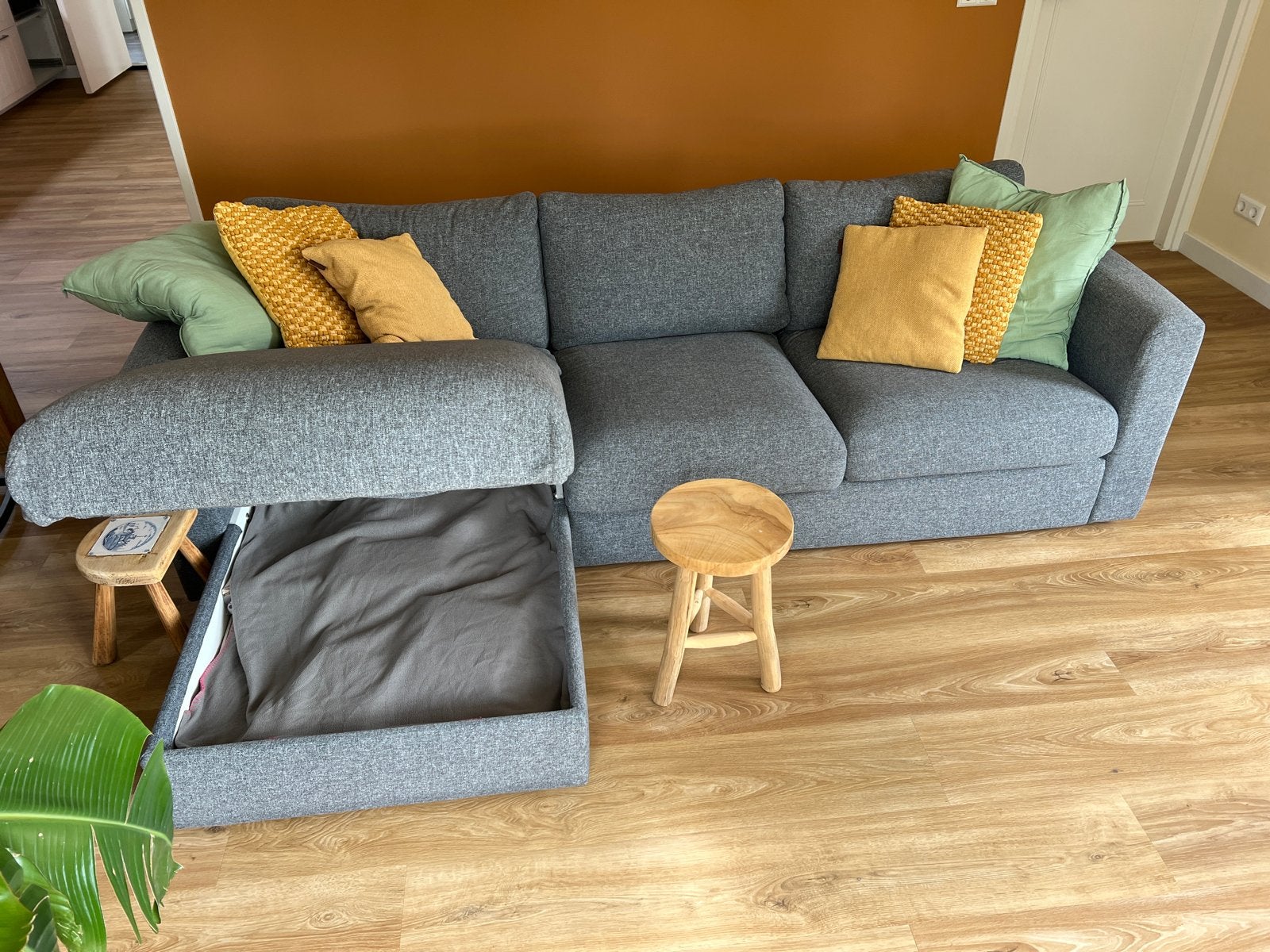 Grijze 3-zitsbank met opbergruimte onder de chaise longue, Huis en Inrichting, Ophalen, Gebruikt, Driepersoons, 200 tot 250 cm