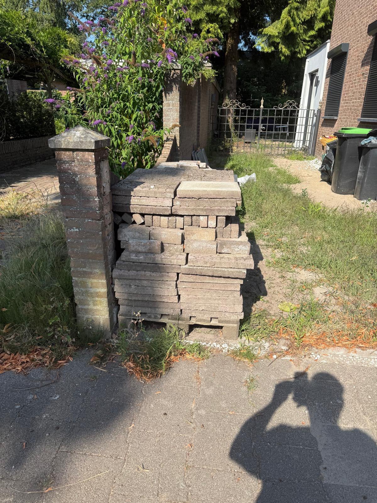 Tegels en stenen gratis ophalen, Tuin en Terras, Ophalen, Zo goed als nieuw, Overige materialen