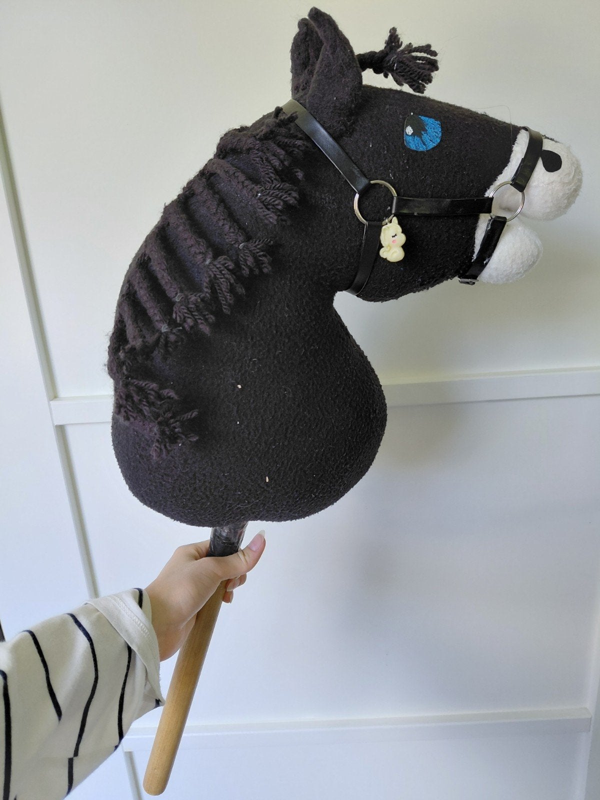 Hobbyhorse + hoofdstel, halster & 2 kleuren nylon teugels, Kinderen en Baby's, Speelgoed | Overig, Ophalen, Zo goed als nieuw