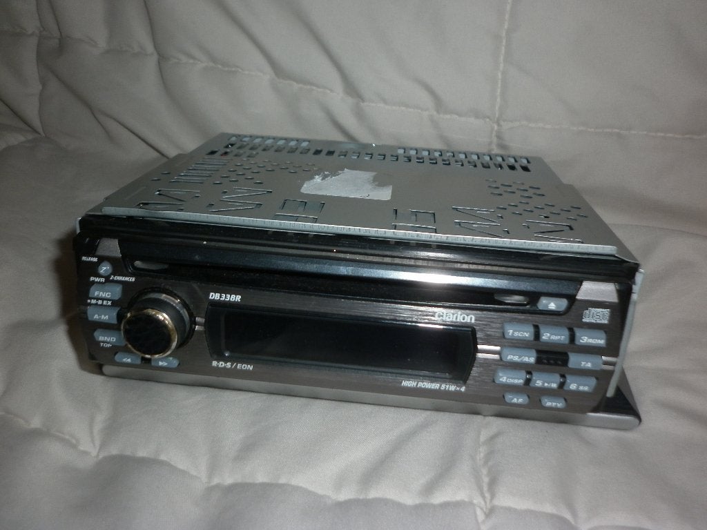 CLARION autoradio/ CD speler DB338R 4 x 51 watt, Ophalen of Verzenden, Gebruikt