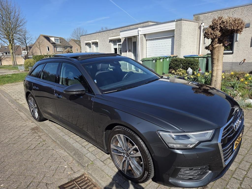 Audi A6 50 Tfsi e Quattro 299pk S Tronic 2023 Grijs, Auto's, Automaat, Zwart, 4 cilinders, Leder