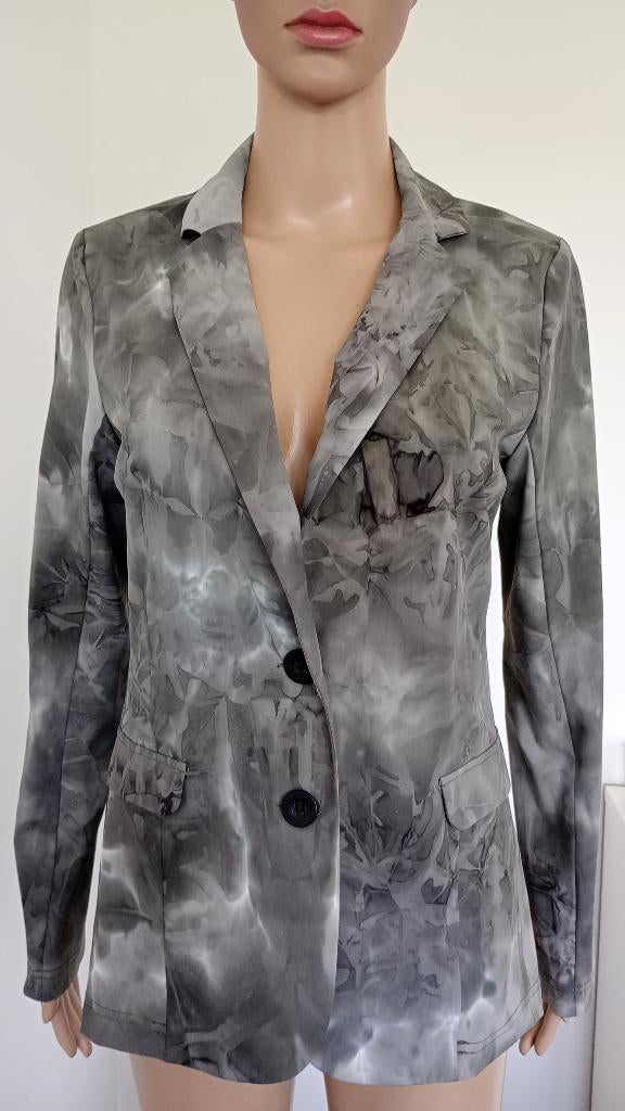 Elvira fraai pak nieuw 38, Kleding | Dames, Jasjes, Kostuums en Pakken, Ophalen of Verzenden, Nieuw, Maat 38/40 (M), Grijs
