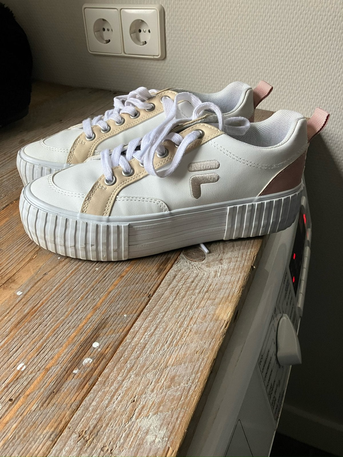 Vila sneakers maat 36, Kleding | Dames, Wit, Ophalen of Verzenden, Sneakers of Gympen, Gedragen