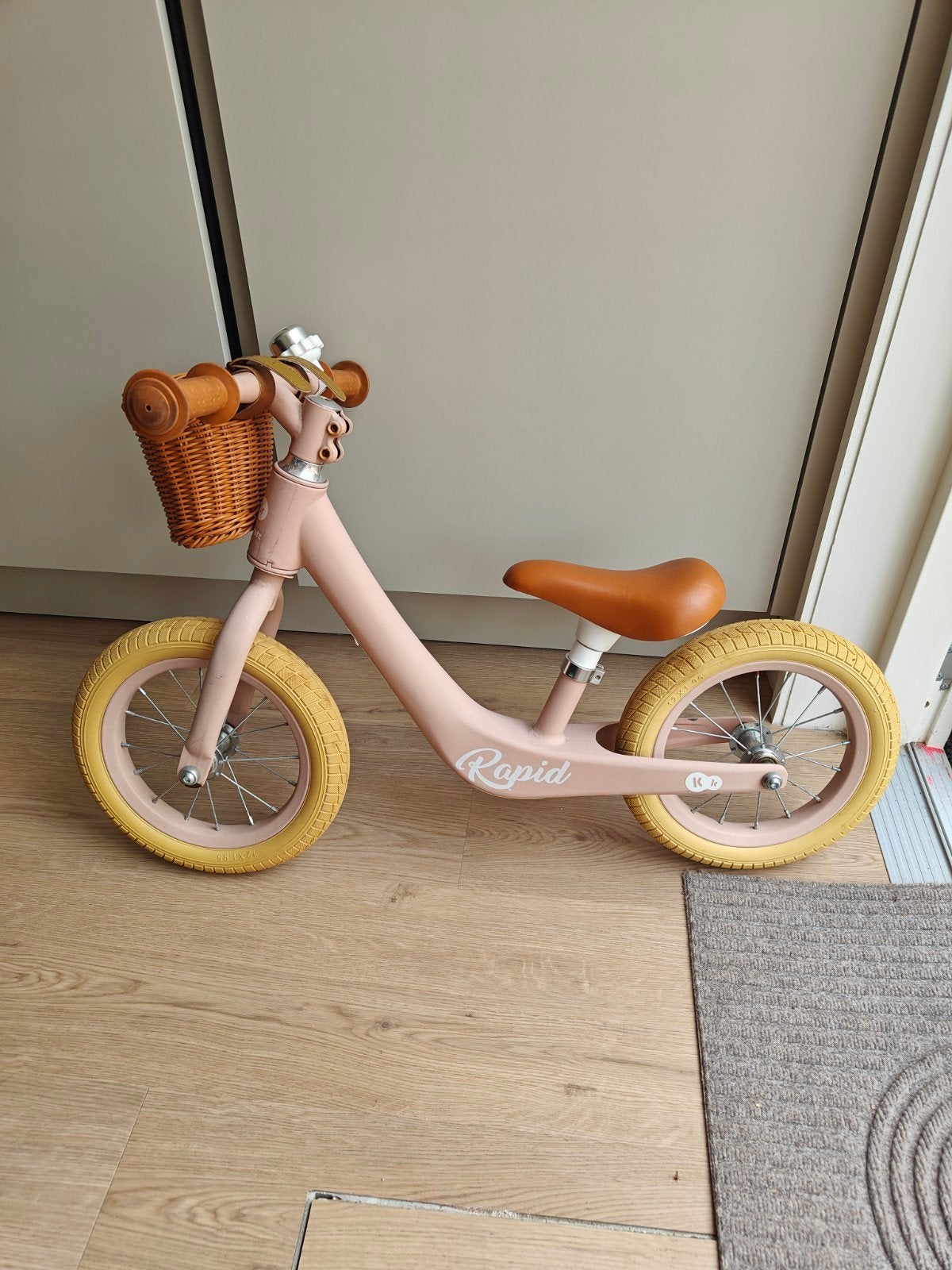 Roze loopfiets met mandje - Kinderkraft Rapid, Ophalen, Zo goed als nieuw, Minder dan 16 inch, Kinderkraft