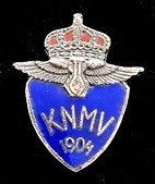 K.N.M.V. 1904 speld- klein emaille, Verzamelen, Verzenden, Nieuw, Transport, Speldje of Pin