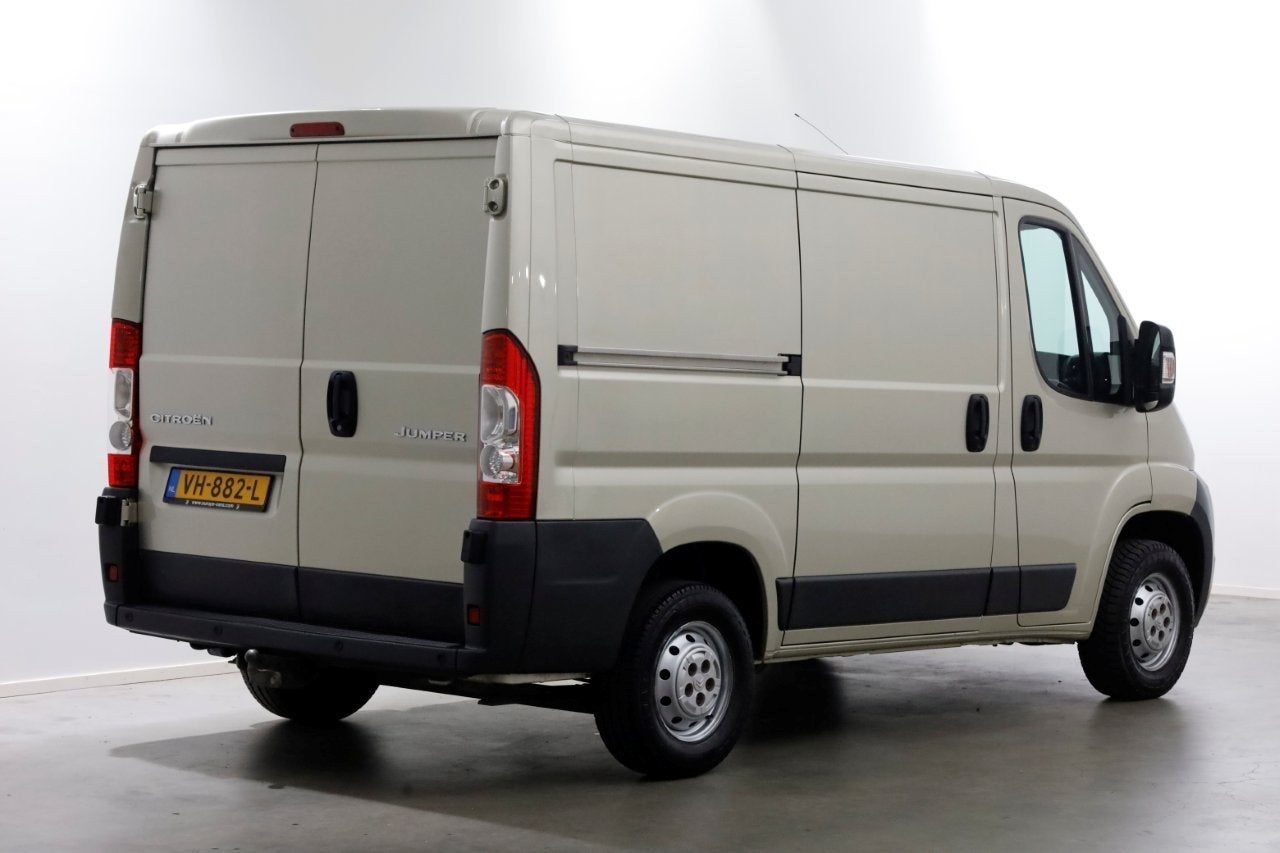 Citroën Jumper 30 2.2 HDI 110pk L1H1 Economy Airco/Cruise C, Auto's, Bestelauto's, Euro 5, Gebruikt, Metallic lak, 4 cilinders