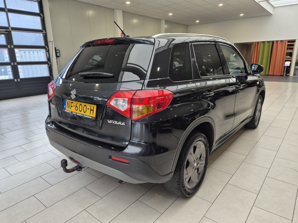Suzuki Vitara 1.6 Exclusive [TREKHAAK| CRUISE| CAMERA| CARPL, Auto's, 12 maanden, Stof, 4 cilinders, 400 kg