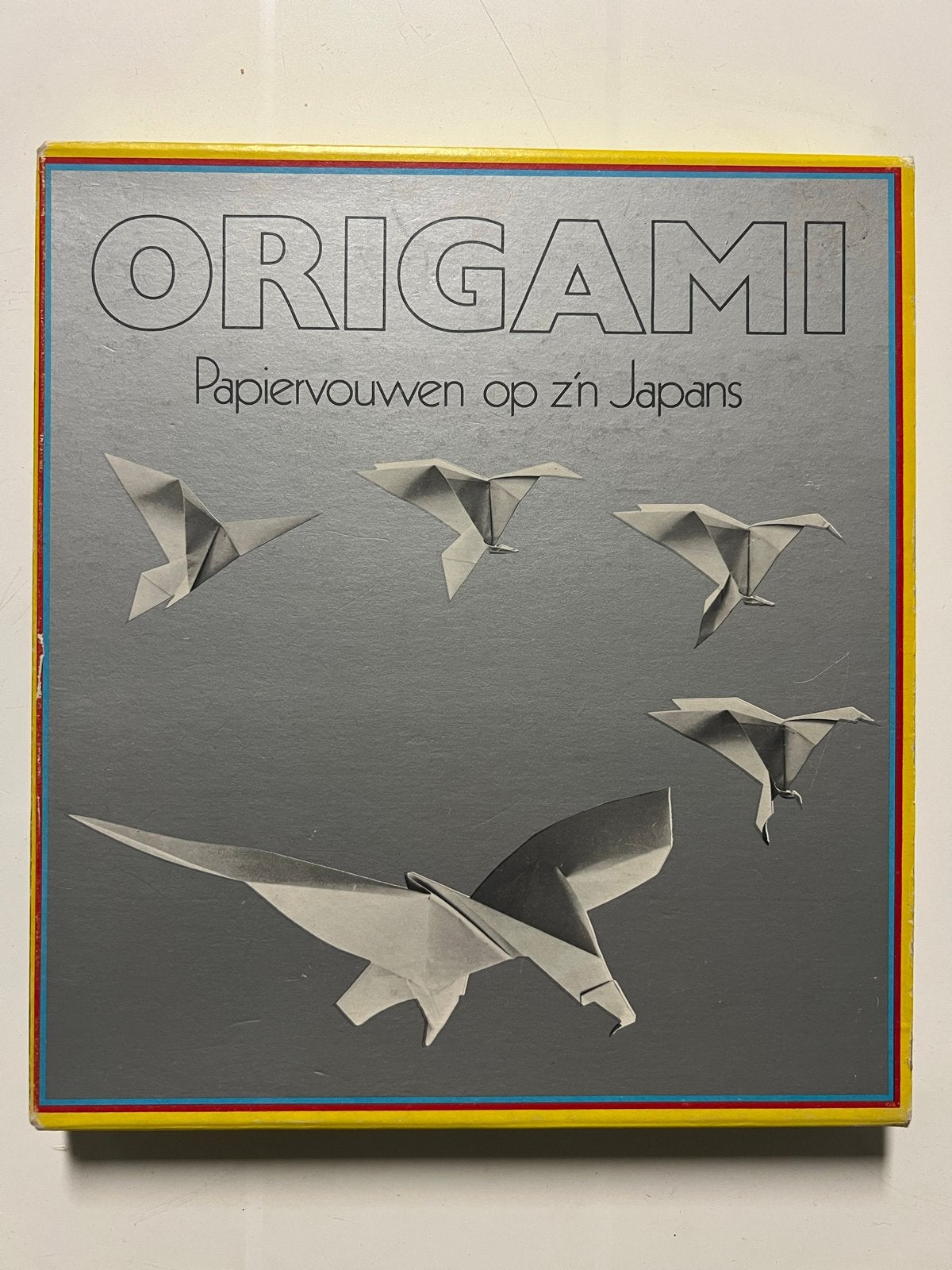 Origami: Papiervouwen op zijn Japans Vintage Boek, Gelezen, Ophalen of Verzenden, Overige onderwerpen, Geschikt voor kinderen