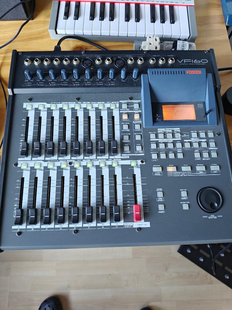 fostex vf-160, Muziek en Instrumenten, Mengpanelen, Ophalen, Gebruikt, 10 tot 20 kanalen, Microfooningang