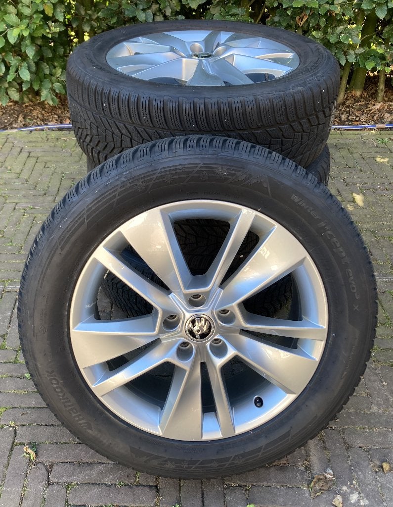 Originele Skoda Triton velgen met winterbanden., Auto-onderdelen, Ophalen, 18 inch, Gebruikt, Banden en Velgen