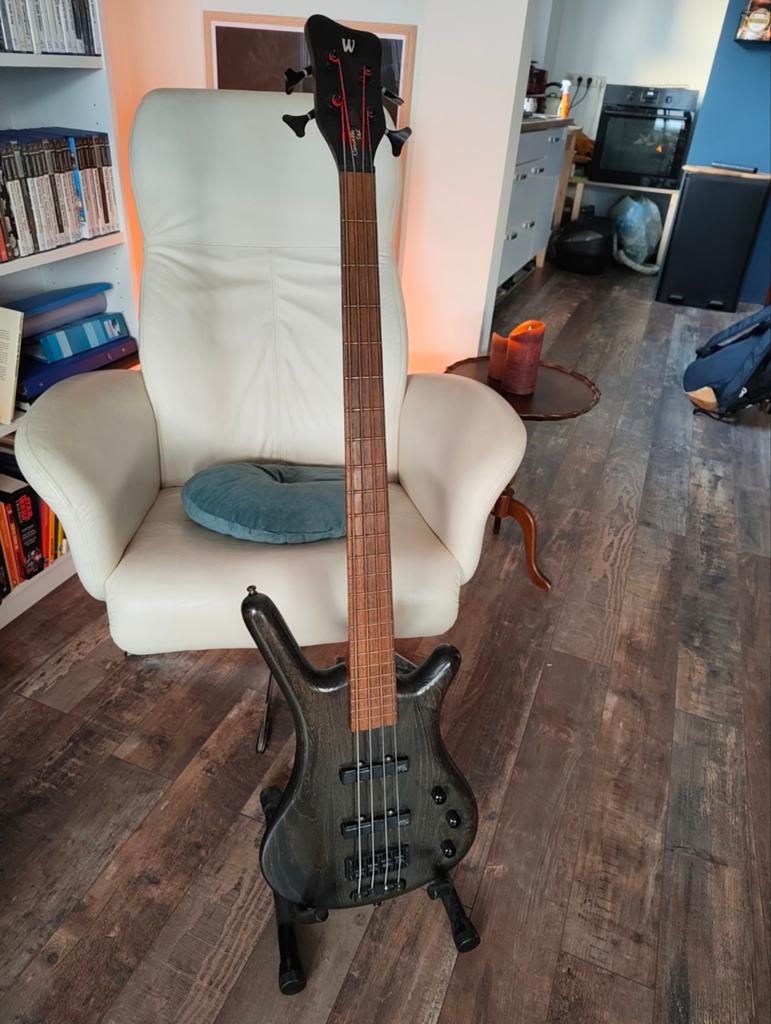 Warwick Corvette standard, Ophalen, Gebruikt, Elektrisch