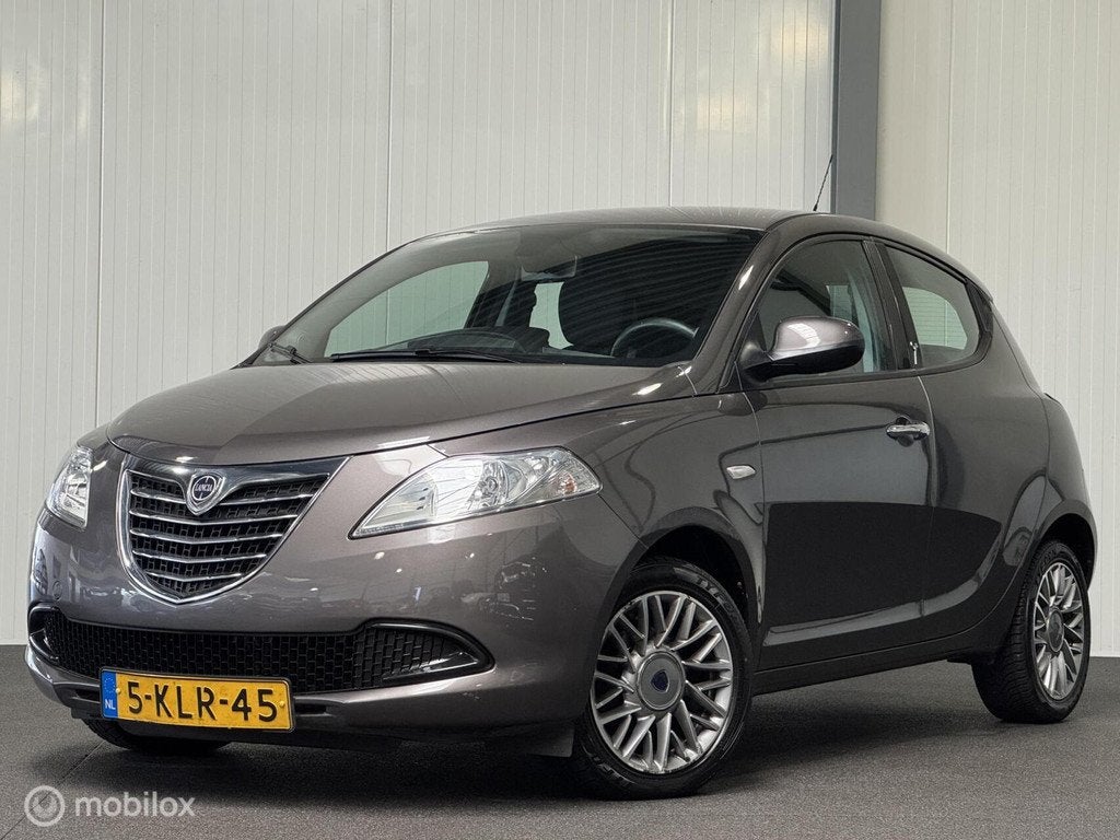 Lancia Ypsilon 0.9 TwinAir Silver [ NAP airco LM ], Auto's, Lancia, Voorwielaandrijving, Euro 5, 86 pk, Bruin