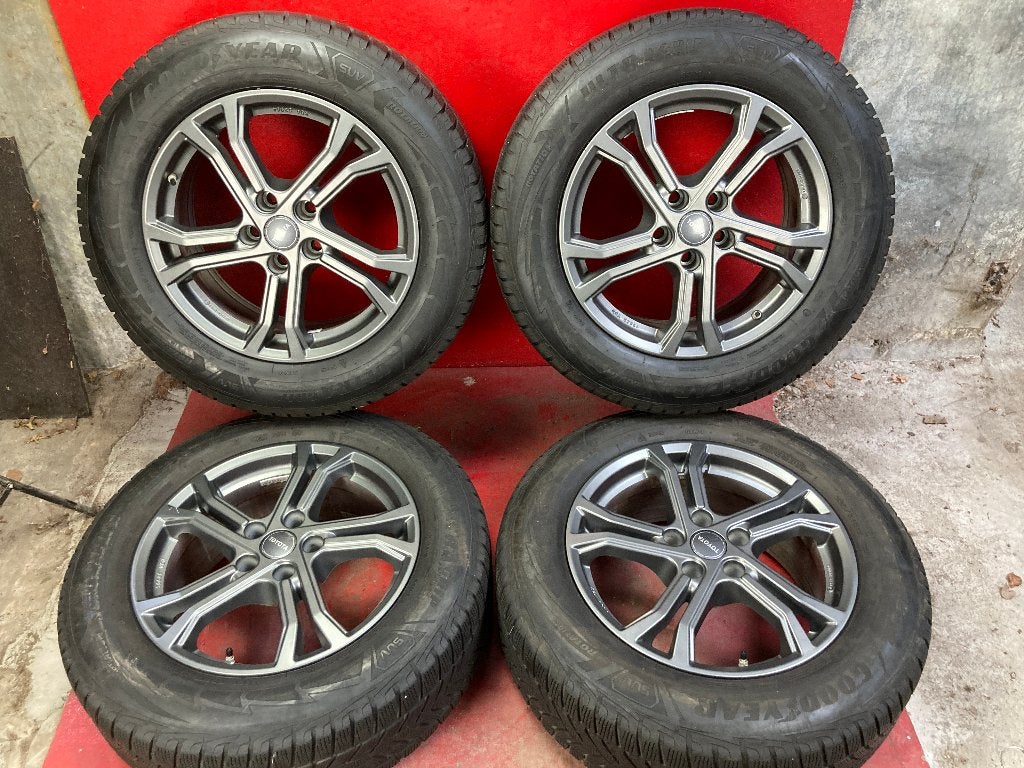 Winterbanden Toyota RAV 4 225/65R17 Goodyear, Gebruikt, ., Banden en Velgen, 17 inch