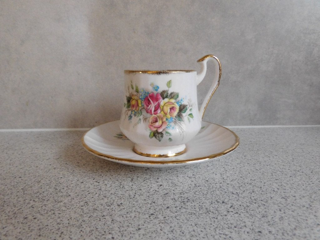 Kop en schotel Fine Bone China Roos Priory Dale Derbyshire, Ophalen of Verzenden, Zo goed als nieuw, Porselein, Kop en/of schotel