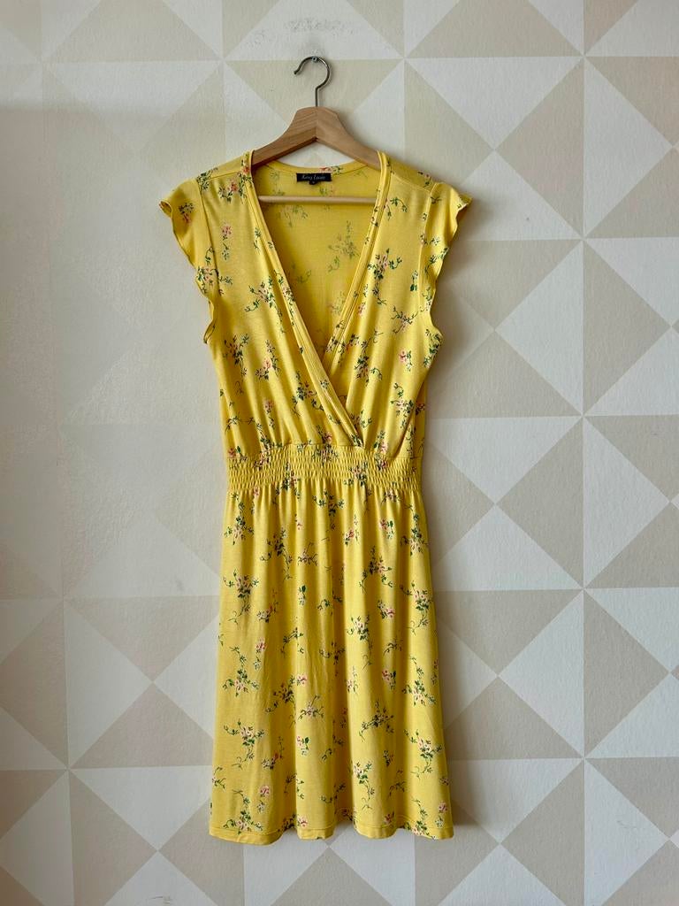 King Louie Cross Dress jurk zachtgeel bloemen S/36, Kleding | Dames, Jurken, Zo goed als nieuw, Maat 36 (S), Geel, Boven de knie