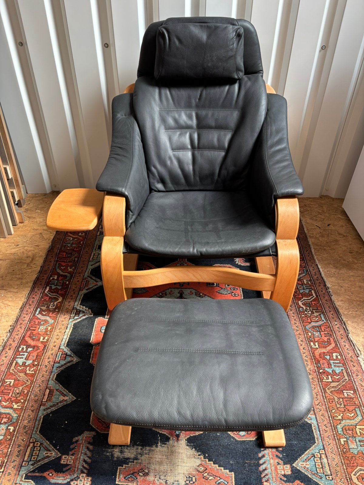 Skippers mobler Deens design fauteuil met hocker, Ophalen, Zo goed als nieuw, 75 tot 100 cm, 50 tot 75 cm