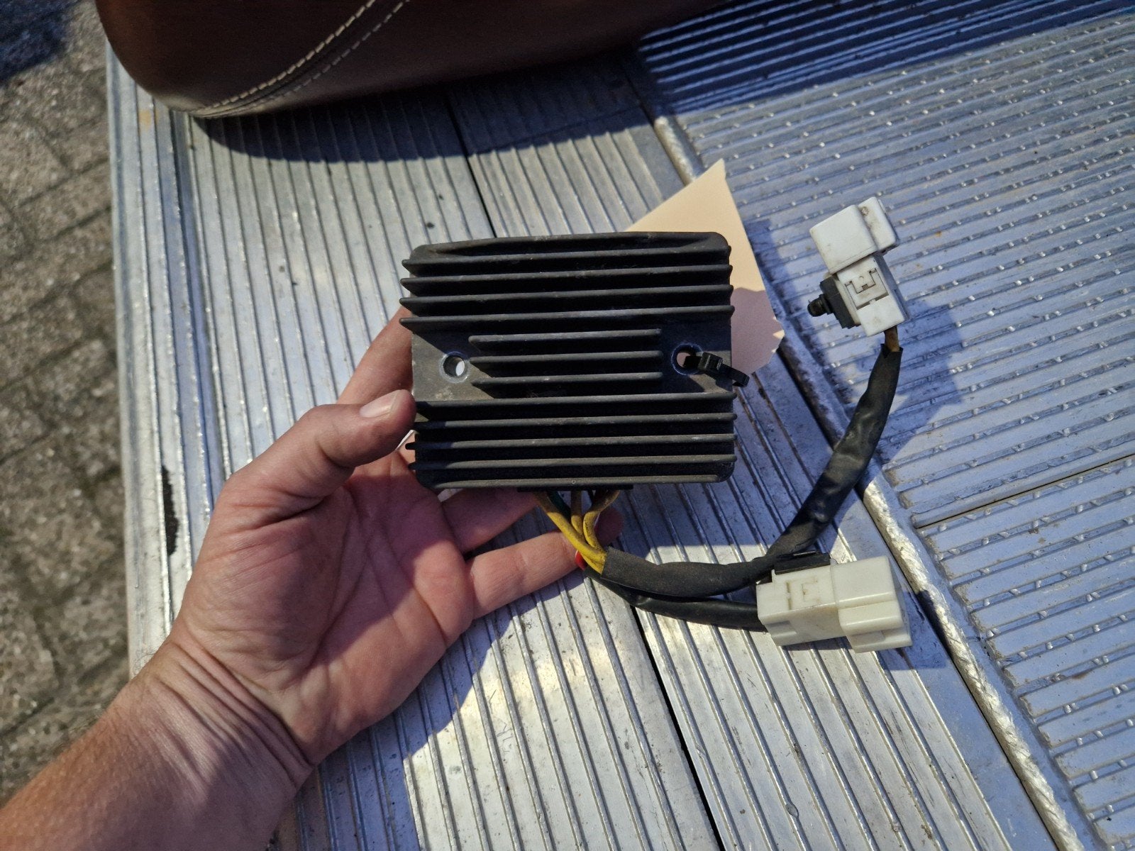 Vespa GTS 300 spanningsregelaar regulator spanning regelaar, Ophalen