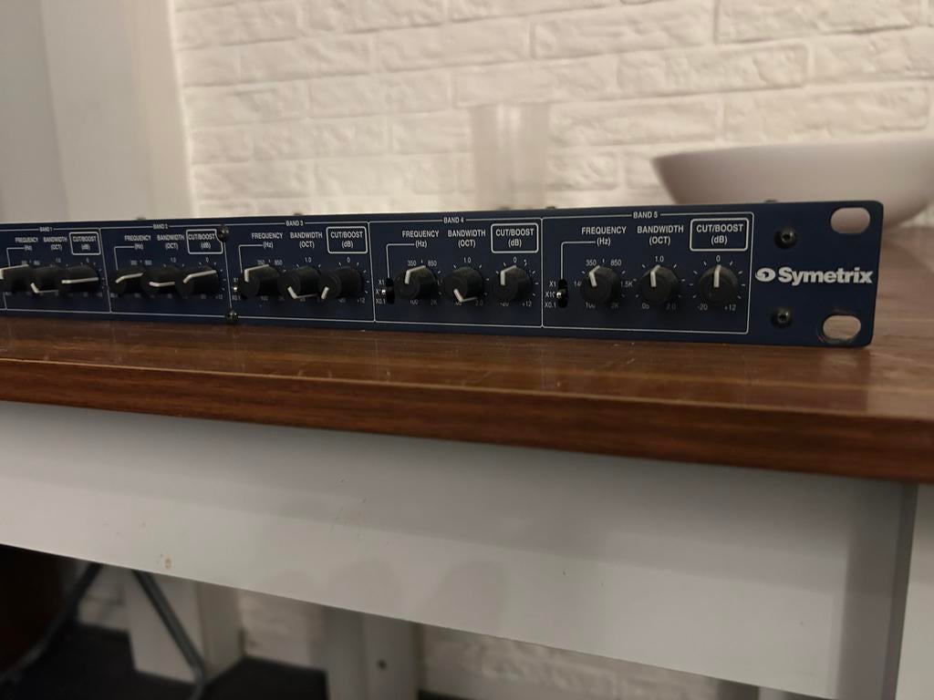 Symetrix 551E Five Band Parametric Equalizer, Muziek en Instrumenten, Effecten, Ophalen of Verzenden, Gebruikt, Equalizer