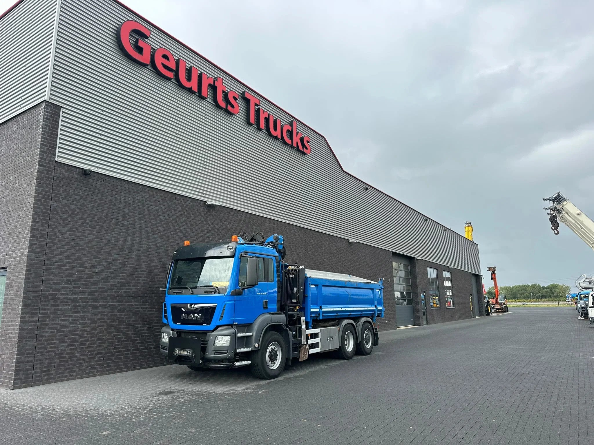 MAN TGS 26.360 6X4H-4 BL KIPPER +EPSILON Q 170 EASYFOLD KRAA, Automaat, Euro 6, Blauw, Origineel Nederlands