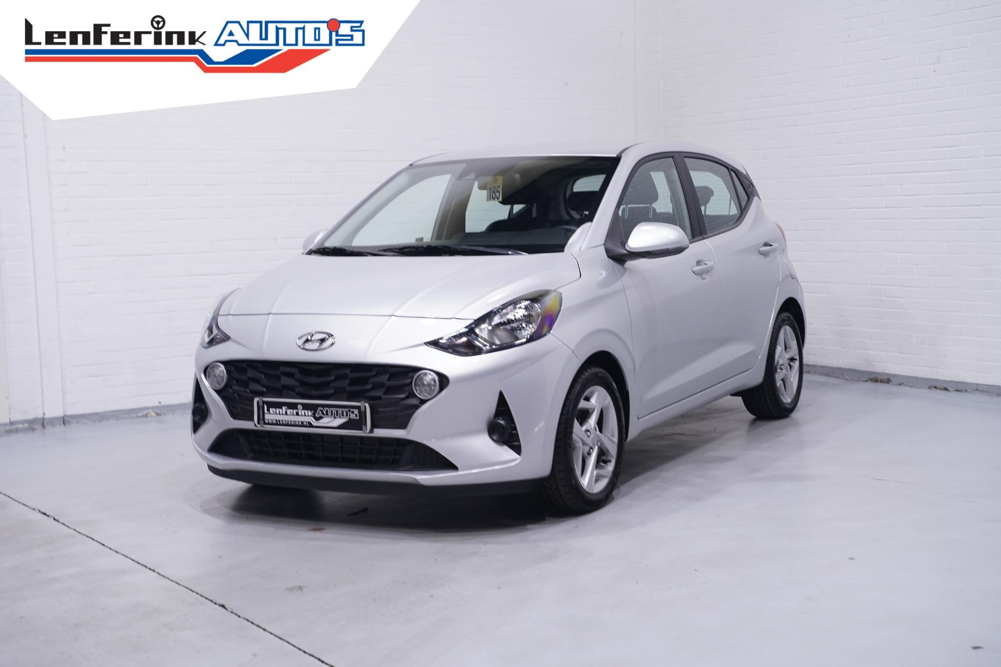 Hyundai i10 1.0 Trend Apple Carplay Navi Airco PDC Achter St, Auto's, Stof, Gebruikt, Euro 6, 899 kg
