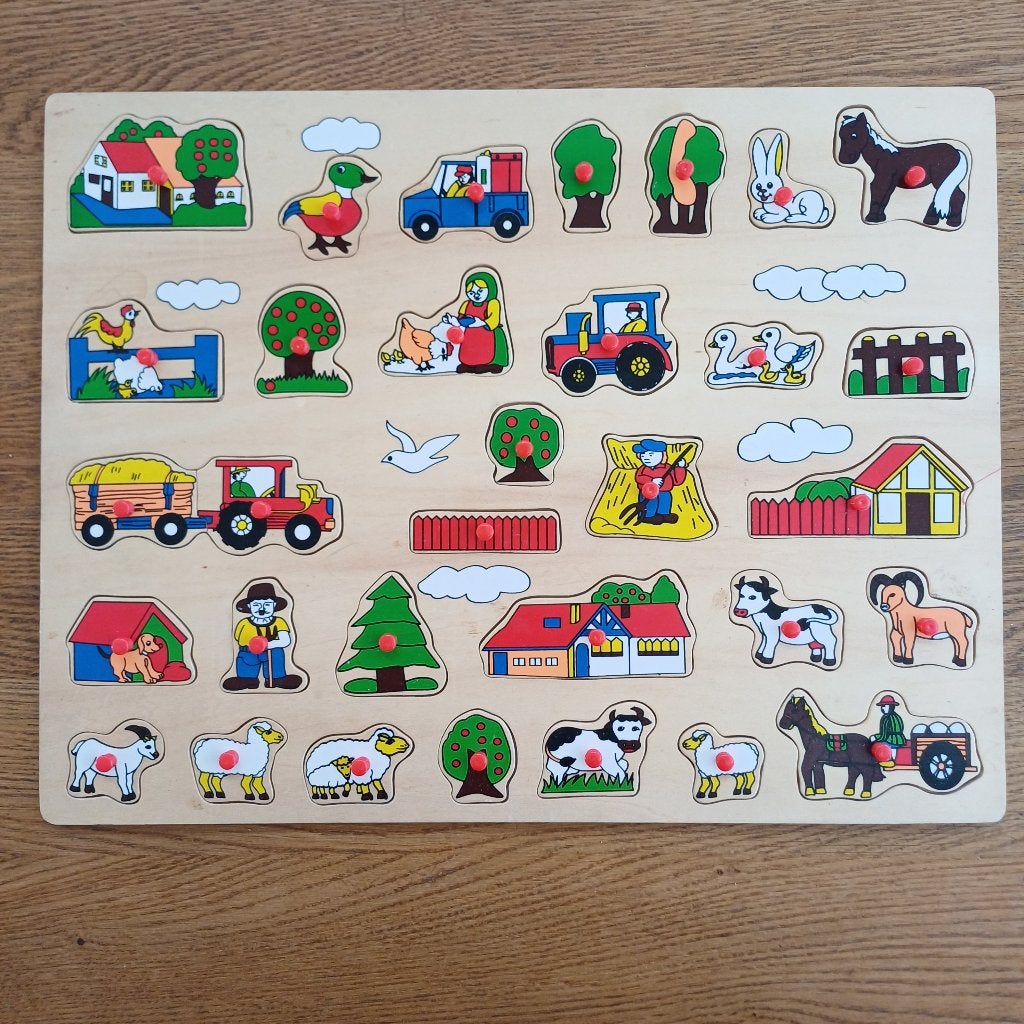 XL puzzel - houten knopjespuzzel boerderij, Ophalen of Verzenden, 10 tot 50 stukjes, Zo goed als nieuw, 4 tot 6 jaar