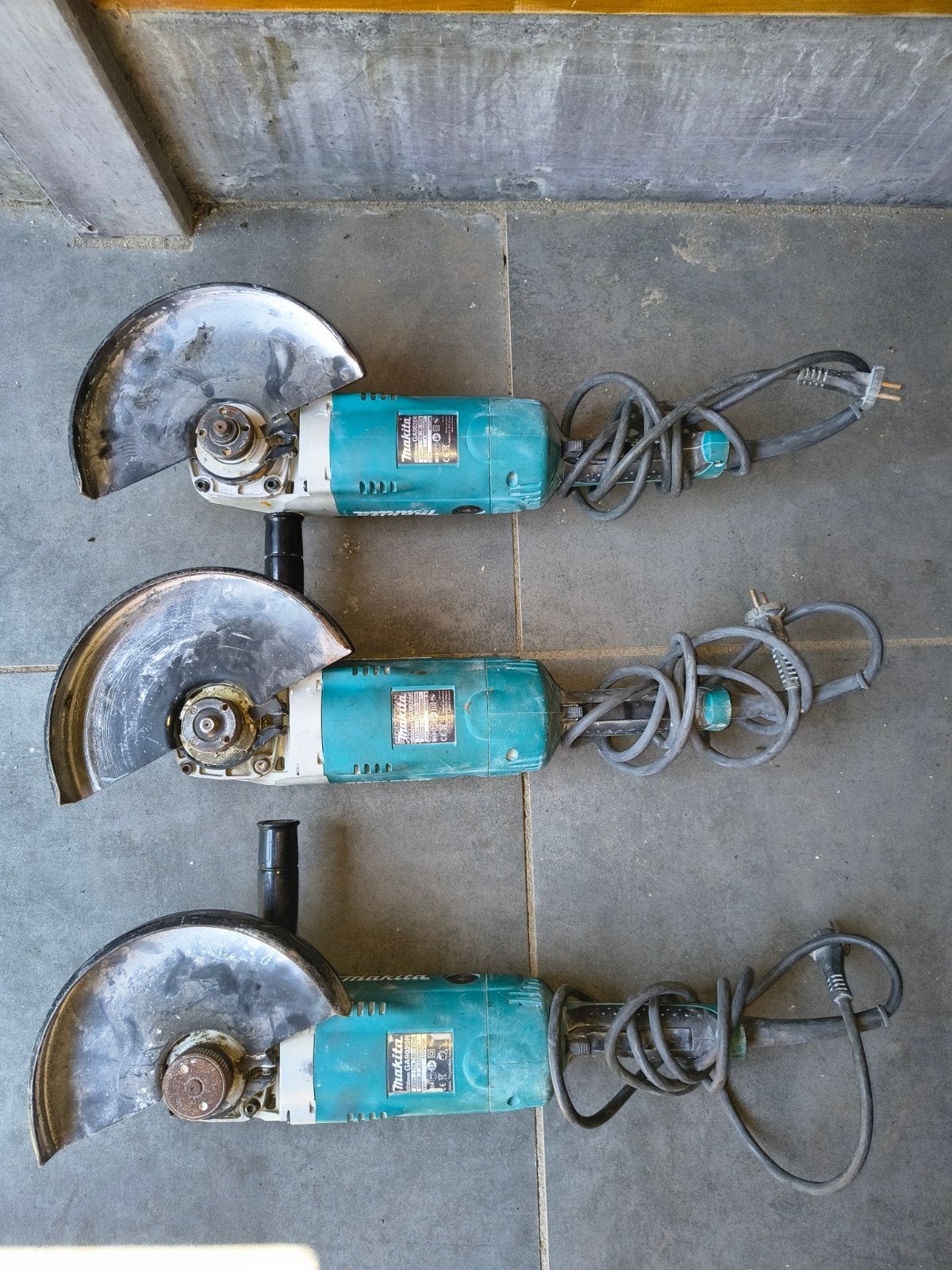 3x Makita GA9020R Haakse Slijpmachine 230mm 2200W, Doe-het-zelf en Verbouw, Gereedschap | Slijpmachines, Ophalen of Verzenden