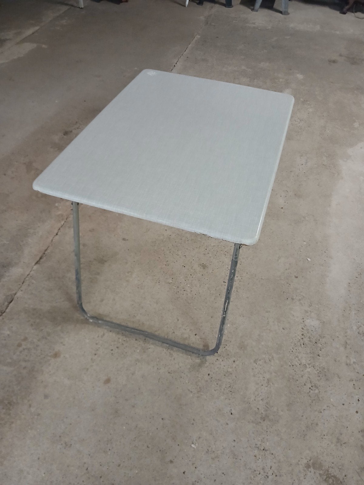Handige opvouwbare campingtafel, Huis en Inrichting, Ophalen, 50 tot 100 cm, Tot twee personen, 50 tot 100 cm