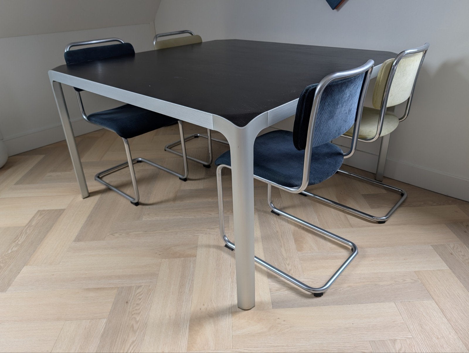 Eettafel - Modern design - houtfineer blad zwart, Ophalen, Gebruikt, Overige materialen, Vierkant