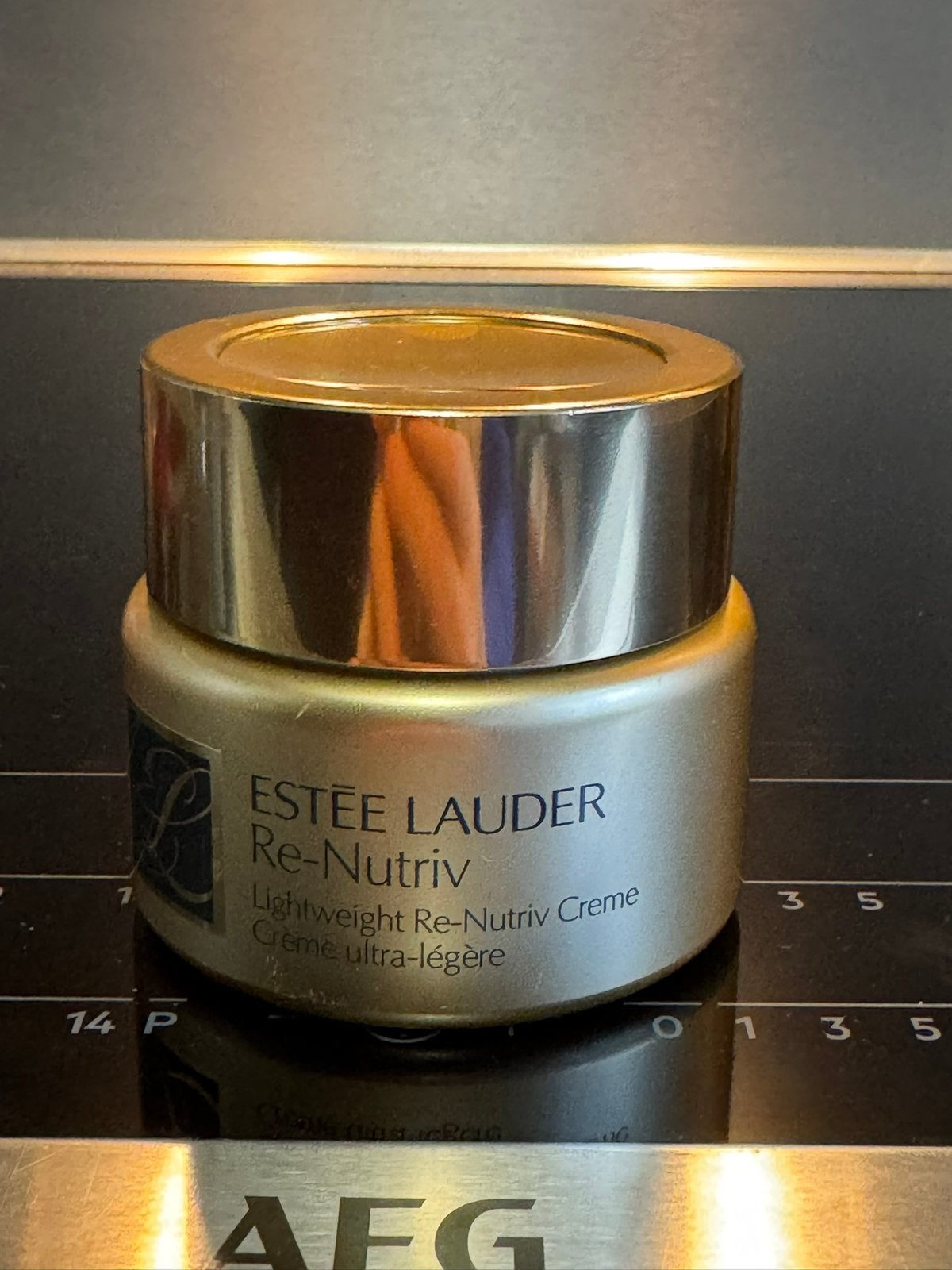 Estee Lauder Re-nutriv lightweight Re-nutriv creme 50ml, Ophalen of Verzenden, Nieuw, Gehele gezicht, Verzorging