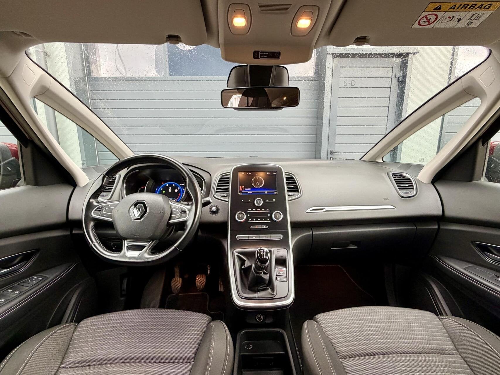 Renault Grand Scenic 1.2 TCe 116pk Intens | 7 Persoons | Nie, Voorwielaandrijving, Automatische klimaatregeling, Stof, Gebruikt