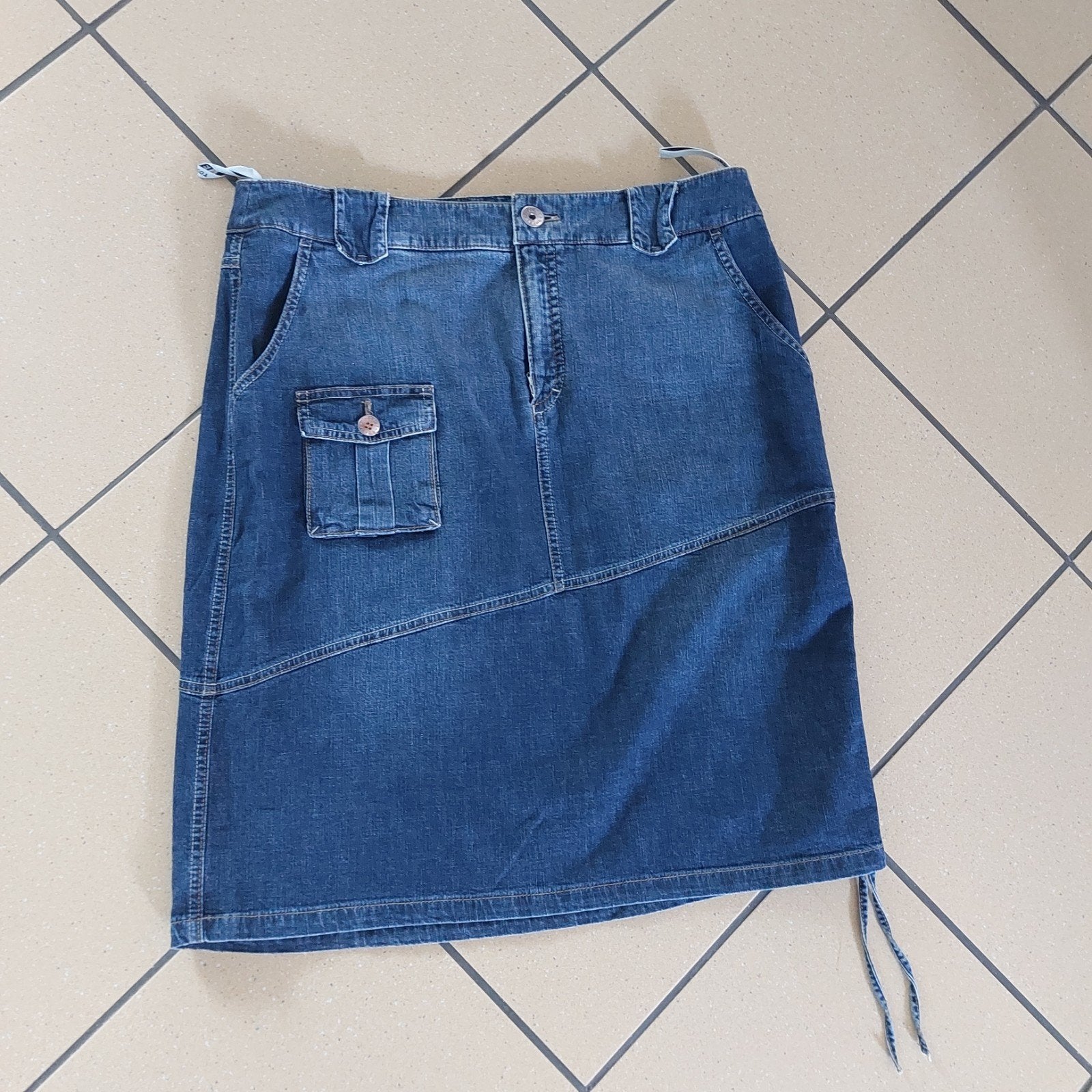 Blauwe denim rok met zakken Rosner Maat 44, Blauw, Maat 42/44 (L), Ophalen of Verzenden, Knielengte
