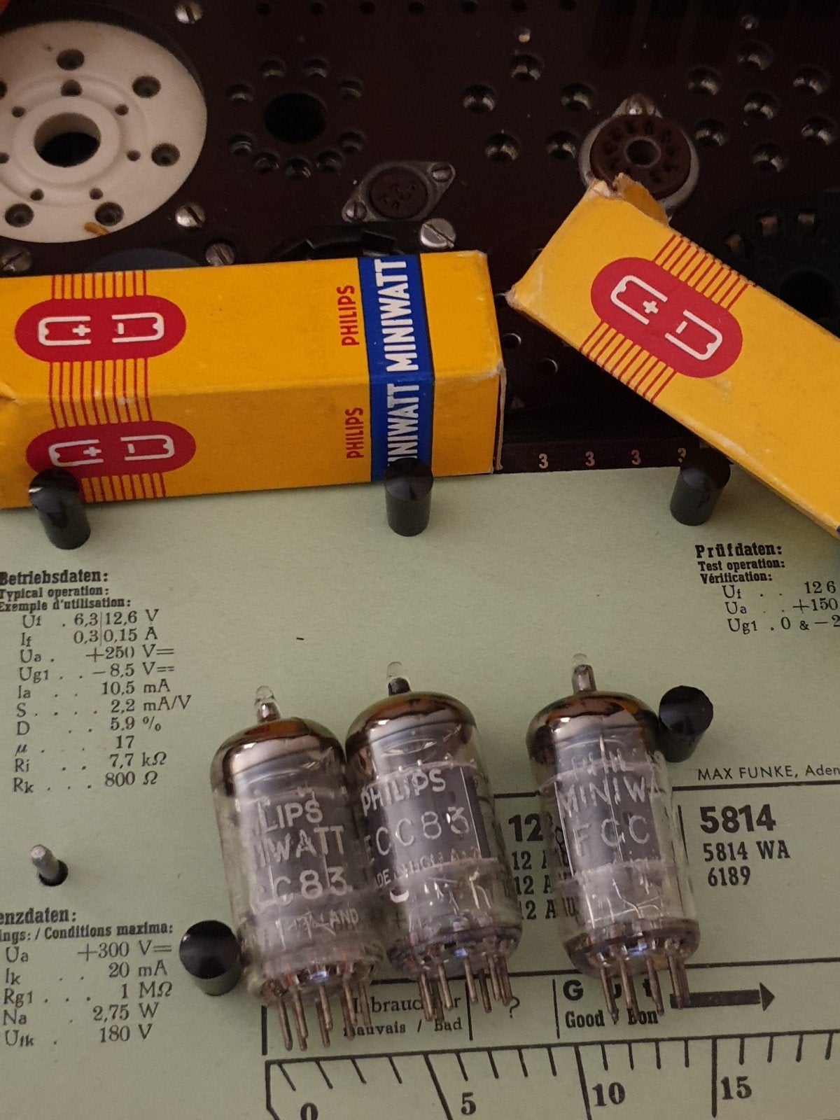 3 x Philips Miniwatt ECC83 buizen, getest op Funke W19S, Antiek en Kunst, Ophalen of Verzenden