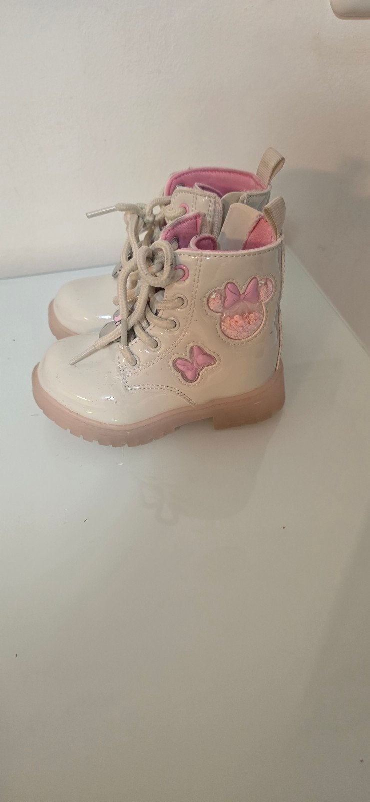 Minnie Mouse Laarzen Maat 22 - Zo goed als nieuw, Disney, Meisje, Ophalen of Verzenden, Laarzen