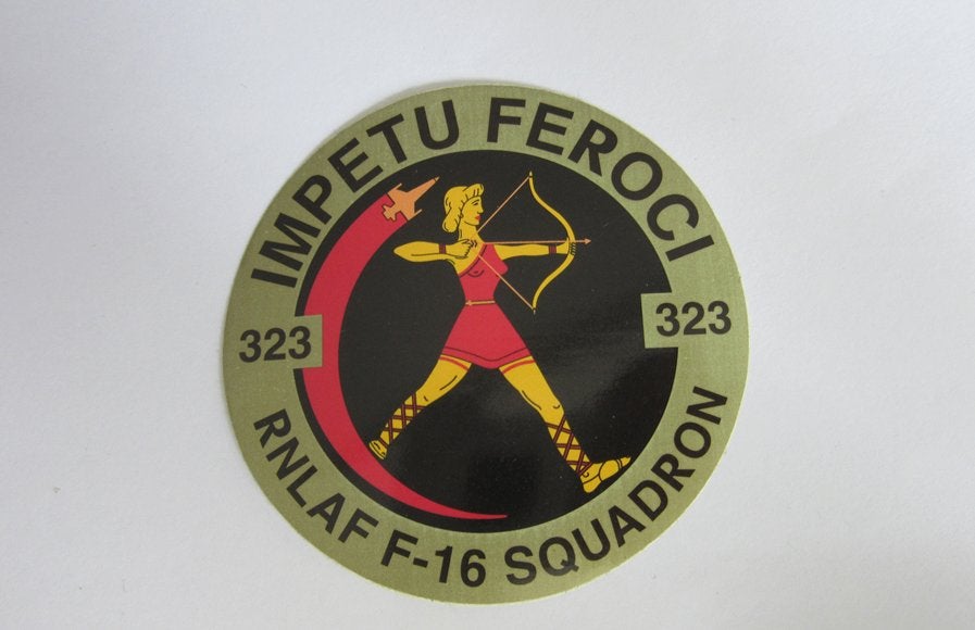 323 Squadron sticker RNLAF F-16 squadron, Verzenden, Luchtmacht, Nederland, Overige typen