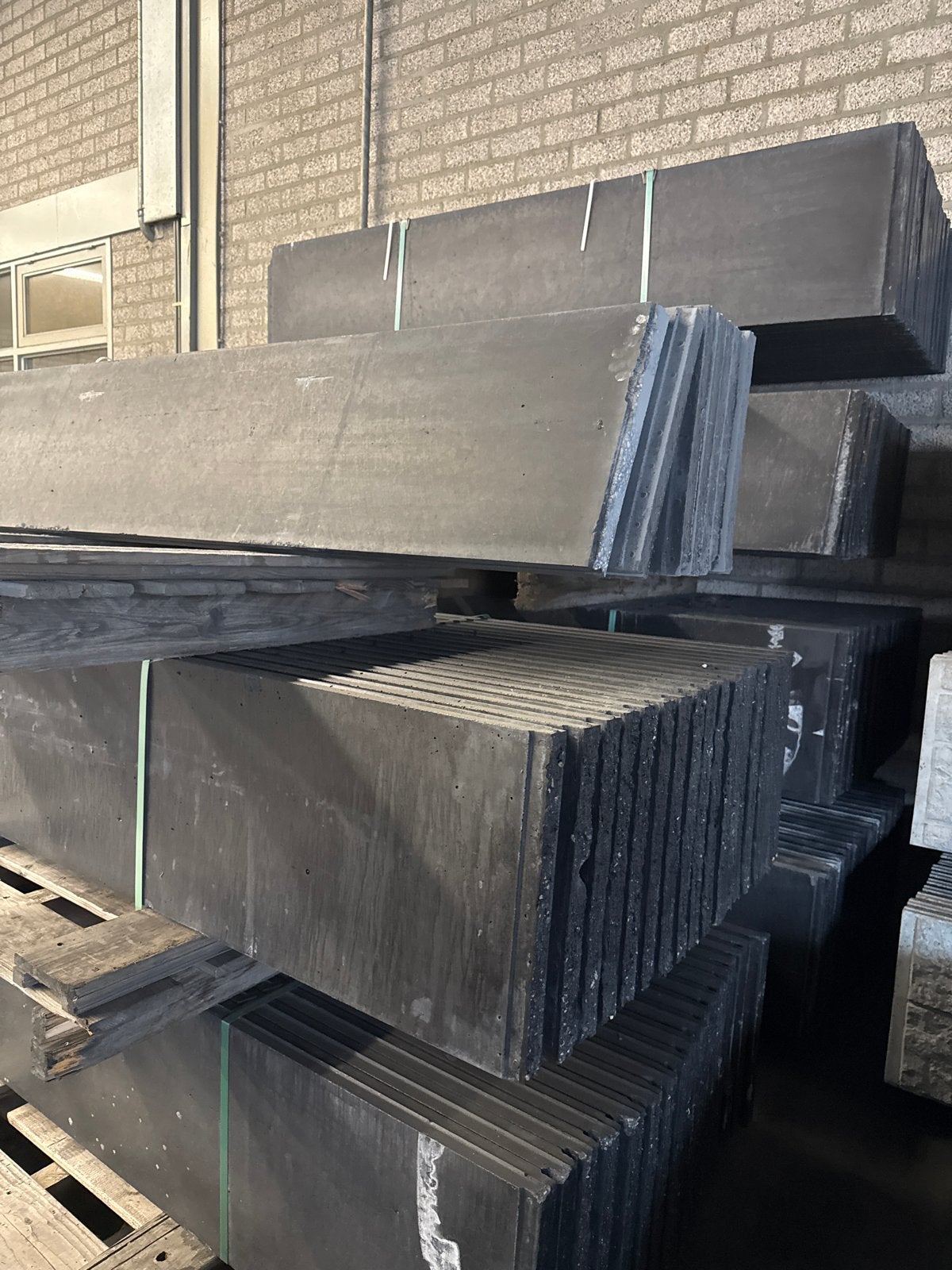 Betonplaten - Diverse afmetingen en uitvoeringen, Ophalen of Verzenden, Gebruikt, Overige materialen, 50 tot 100 mm