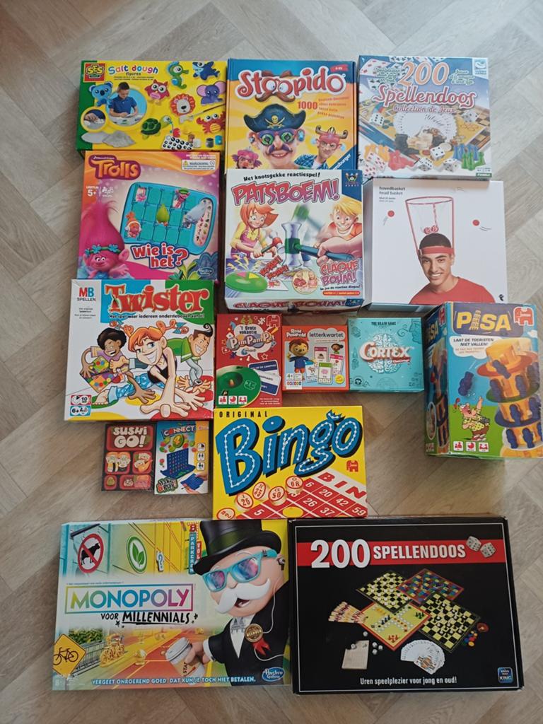 Grote collectie bordspellen en gezelschapsspellen, Vijf spelers of meer, Ophalen, Gebruikt, Diverse