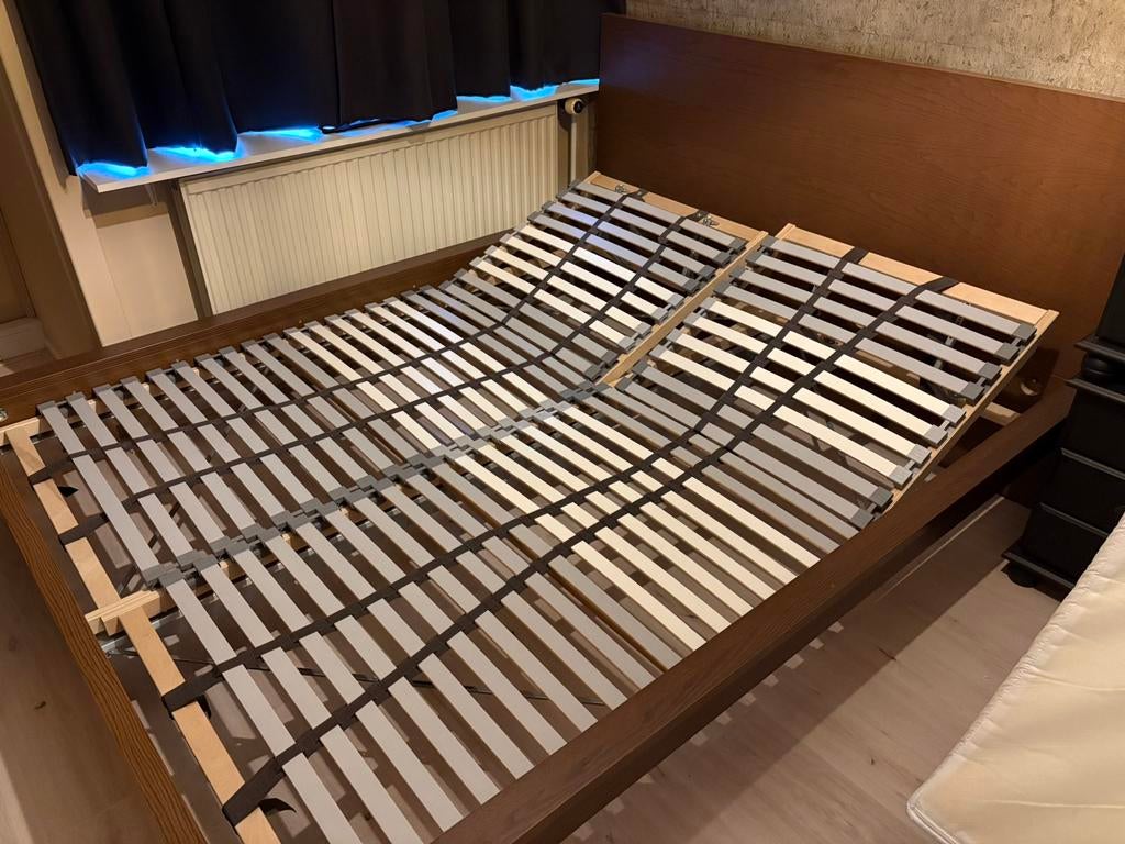 Tweepersoonsbed bruin met 2 verstelbare lattenbodems, Ophalen, Verstelbaar, Bruin, Tweepersoons
