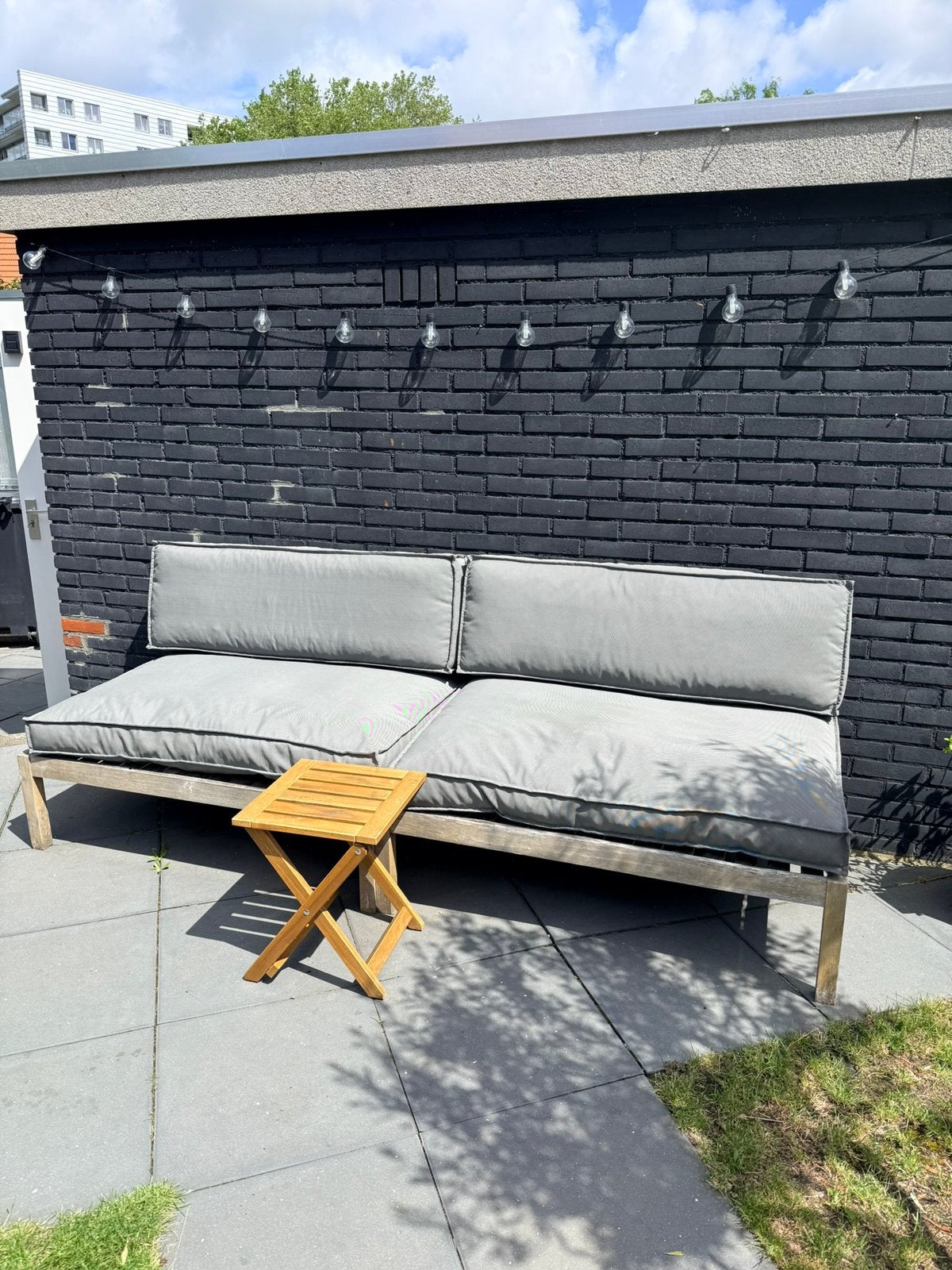 2 pallet banken incl kussensets + tafel, Ophalen, Gebruikt