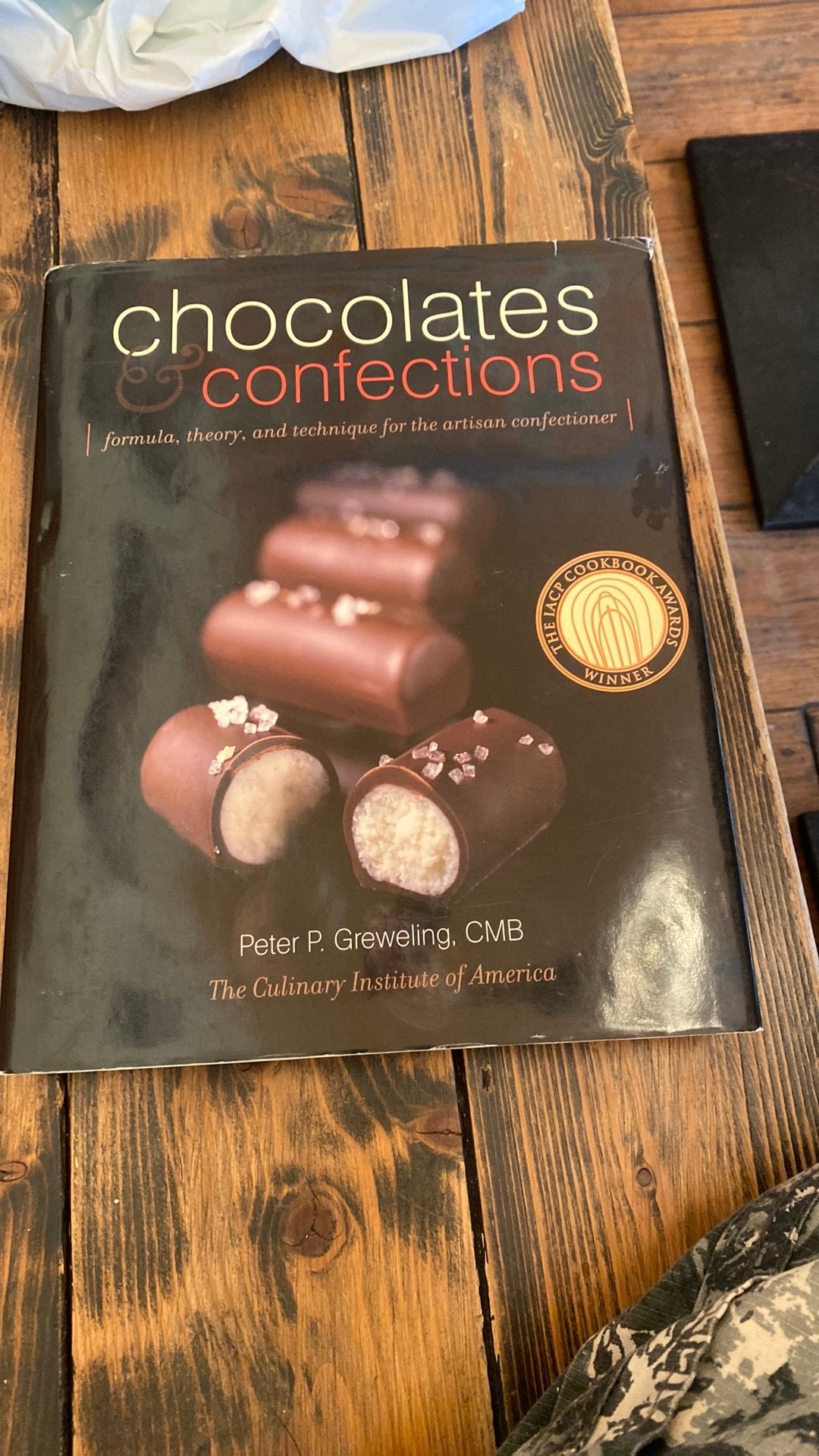 CHOCOLATE & CONFECTIONS, Gelezen, Overige typen, Ophalen of Verzenden, Overige gebieden