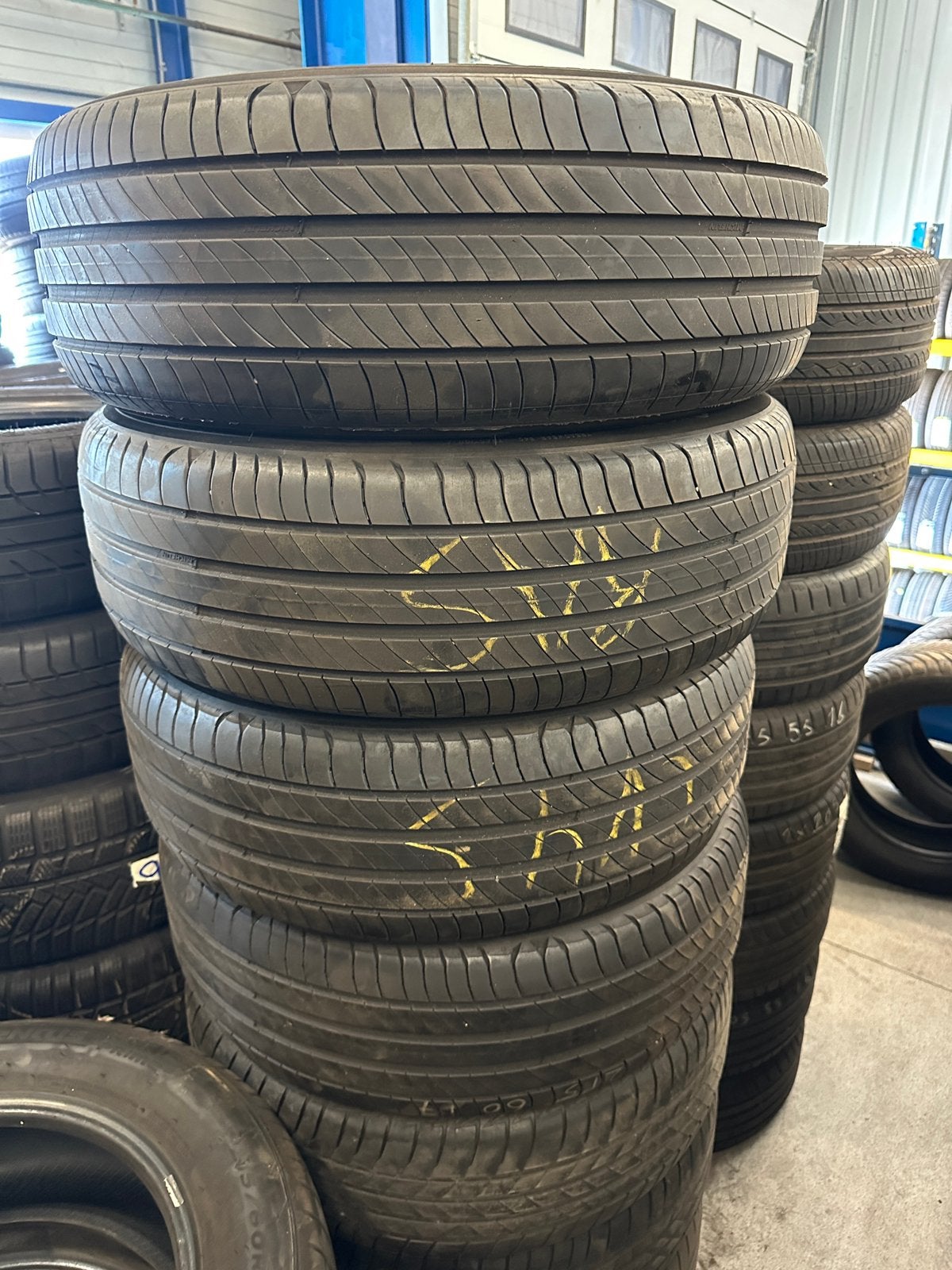 215/60R17 4 SETS VAN 4 BANDEN 220-250€ all-in balanceren, Ophalen, 17 inch, Band(en), Personenwagen