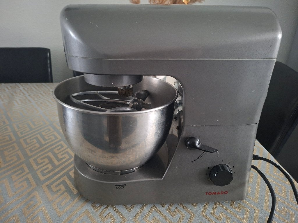 Deeg machine  te koop ., 400 tot 800 gram deeg, Ophalen, Zo goed als nieuw, Zonder timer