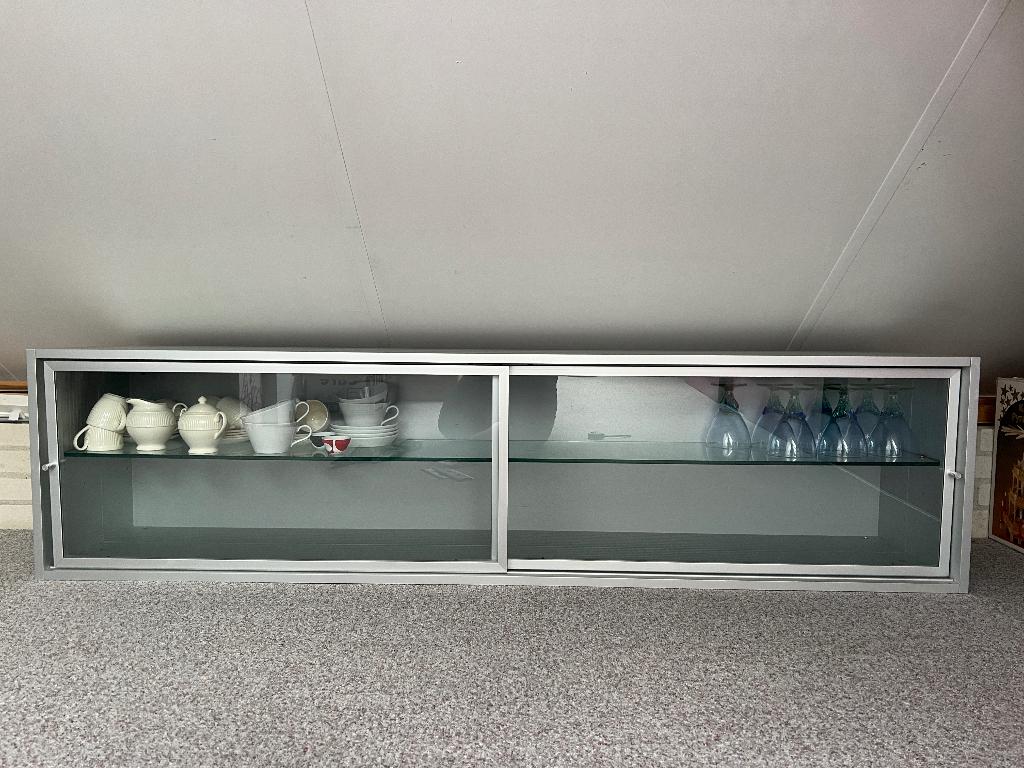 Hangkast met glazen schuifdeuren, Huis en Inrichting, Kasten | Wandmeubels, Ophalen, Met plank(en), 150 tot 200 cm, Zo goed als nieuw