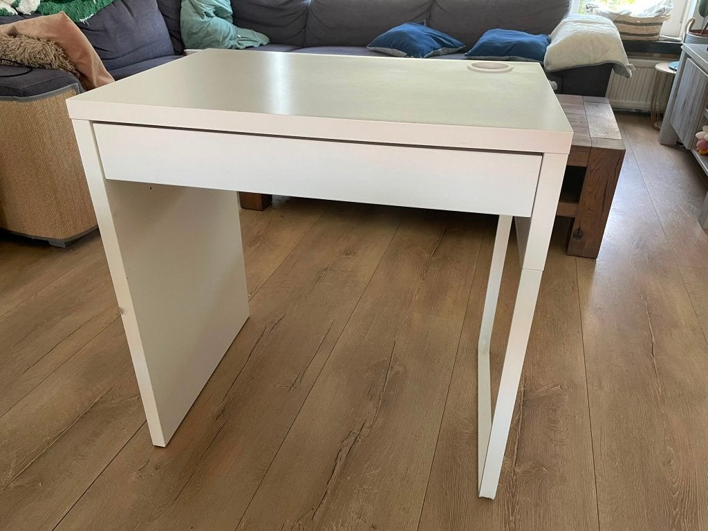Ikea tafel Micke, Huis en Inrichting, Bureaus, Gebruikt, Hout, 73 cm, Kabelgoot
