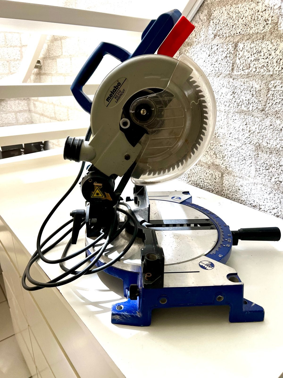 Metabo KS 210 Lasercut Afkortzaag - Goede Staat, 70 mm of meer, Ophalen of Verzenden, Zo goed als nieuw, Afkortzaag