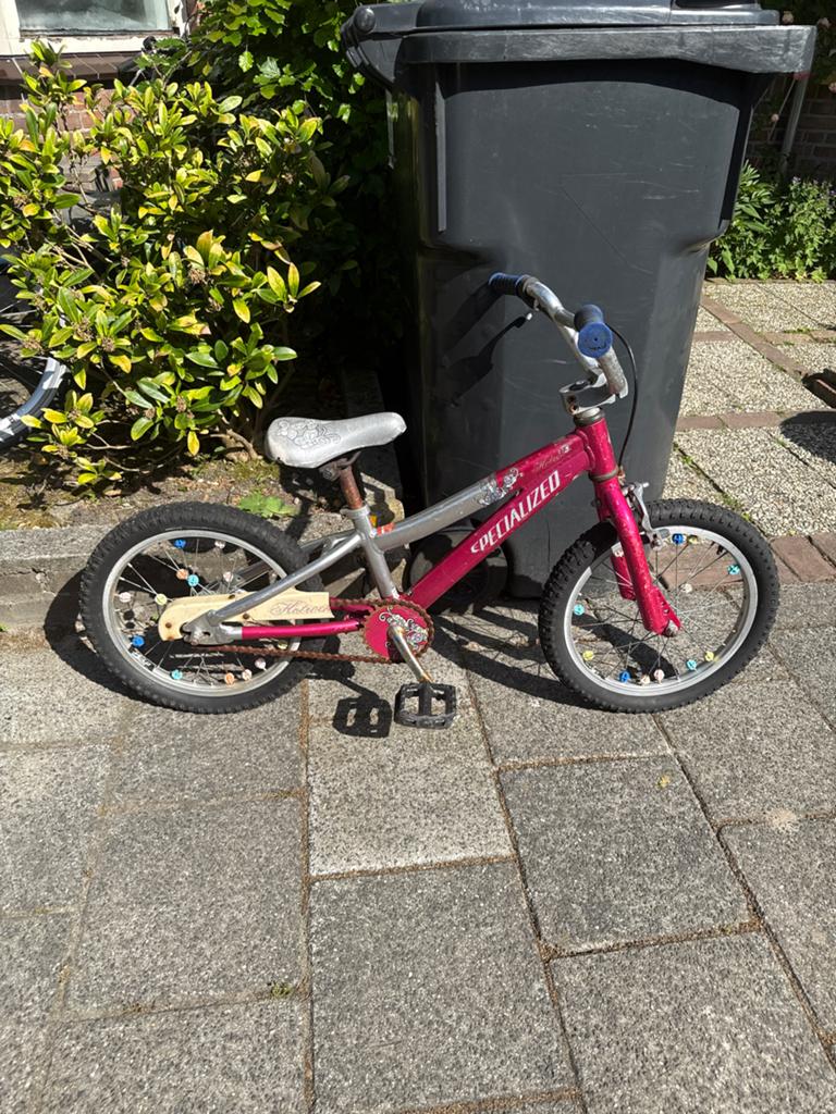 Specialized Hotrock Kinderfiets 16 inch - Roze/Zilver, Ophalen of Verzenden, Gebruikt, Velgrem, 16 tot 20 inch