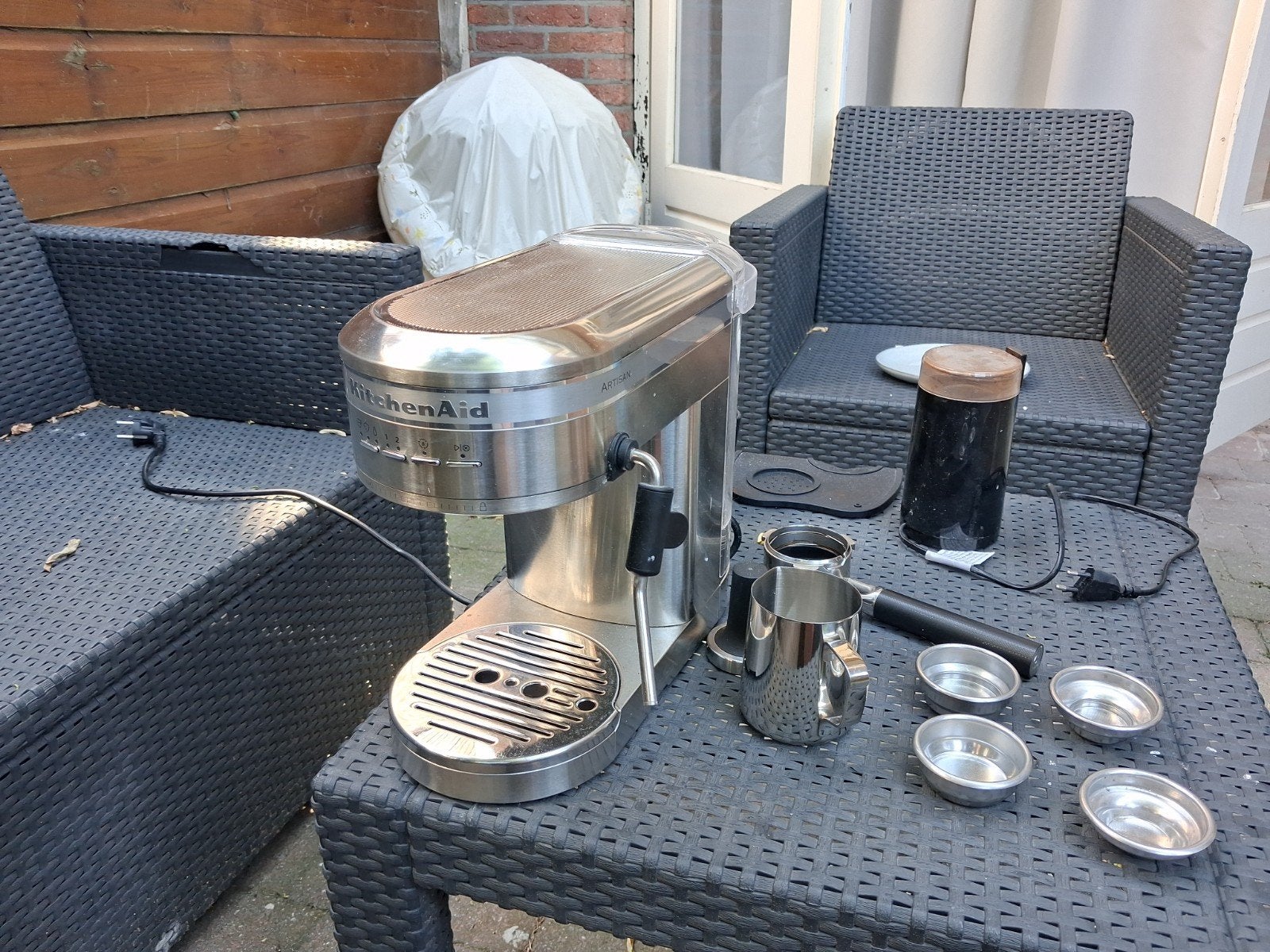 KitchenAid Artisan Espressomachine met koffiemolen, Gebruikt, Espresso apparaat, 2 tot 4 kopjes, Gemalen koffie