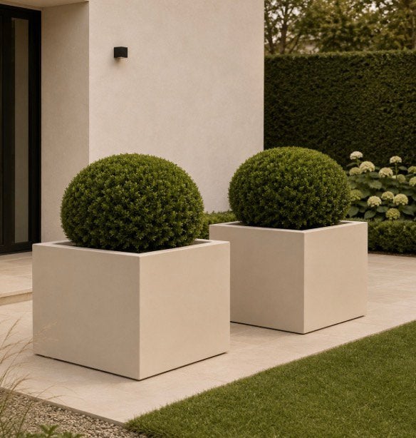 2 stuks beige  bloembakken 75/75/75, Overige materialen, Vierkant, Ophalen of Verzenden, Zo goed als nieuw