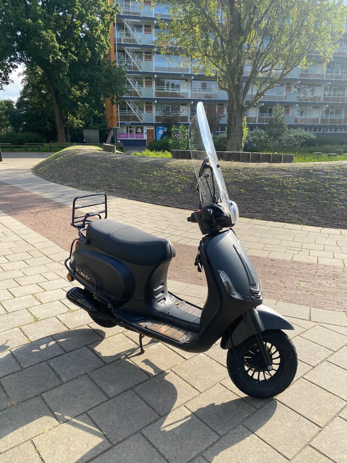 La Souris Sourini 2021 | 25 km/u | Blauw kenteken windscherm, Fietsen en Brommers, Zo goed als nieuw, Benzine, Ophalen, Overige merken