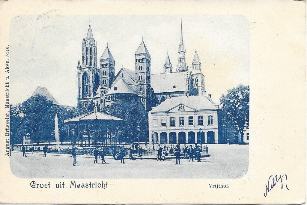 Maastricht (L.) Vrijthof, Volk, Muziektent, gelopen 1901, Ophalen of Verzenden, Voor 1920, Gelopen, Limburg